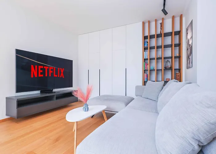 Downtown Luxe Retreat- Konventna